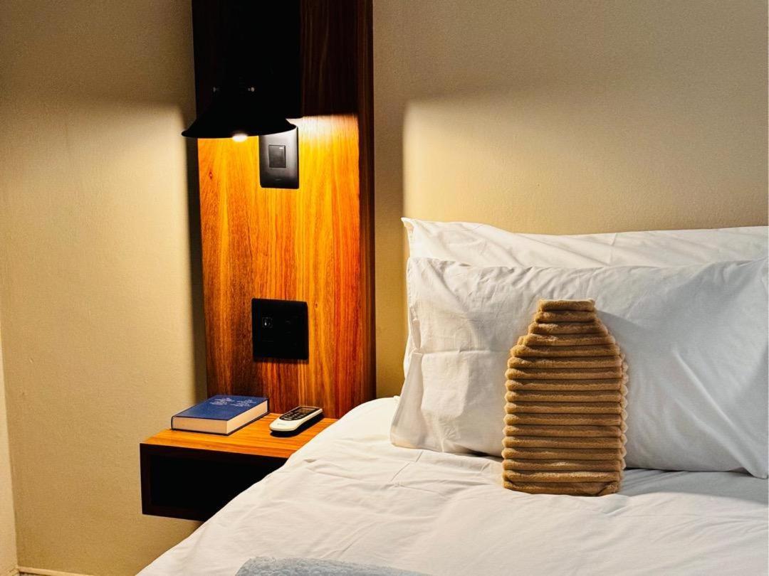 Flying Ostrich Guesthouse & Self-Catering Accommodation Mariental Oda fotoğraf