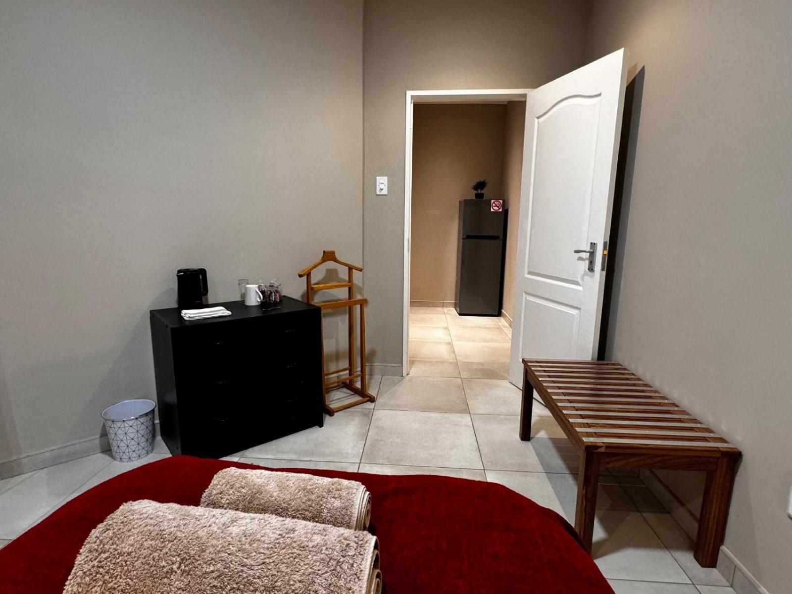 Flying Ostrich Guesthouse & Self-Catering Accommodation Mariental Oda fotoğraf