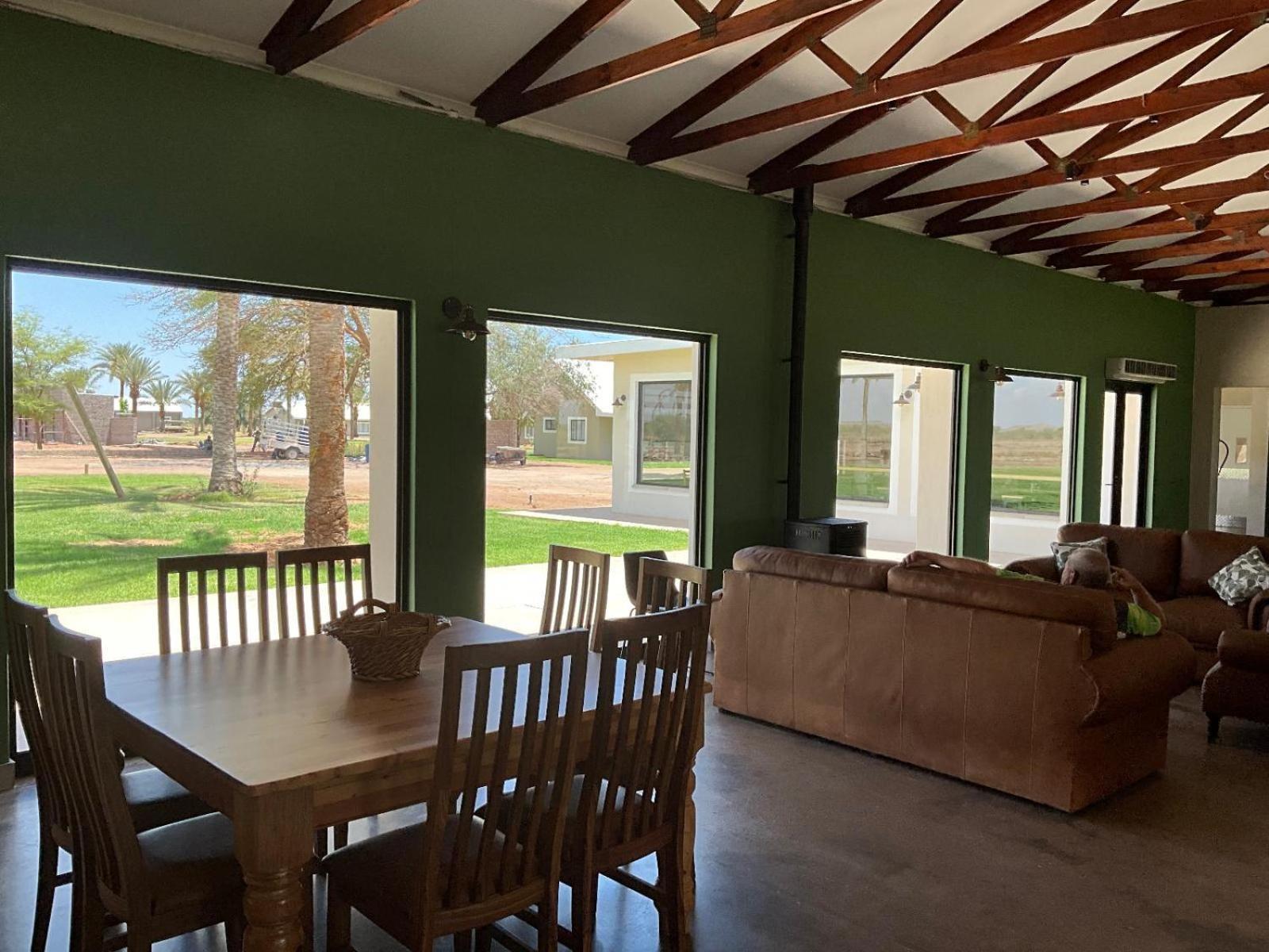 Flying Ostrich Guesthouse & Self-Catering Accommodation Mariental Dış mekan fotoğraf