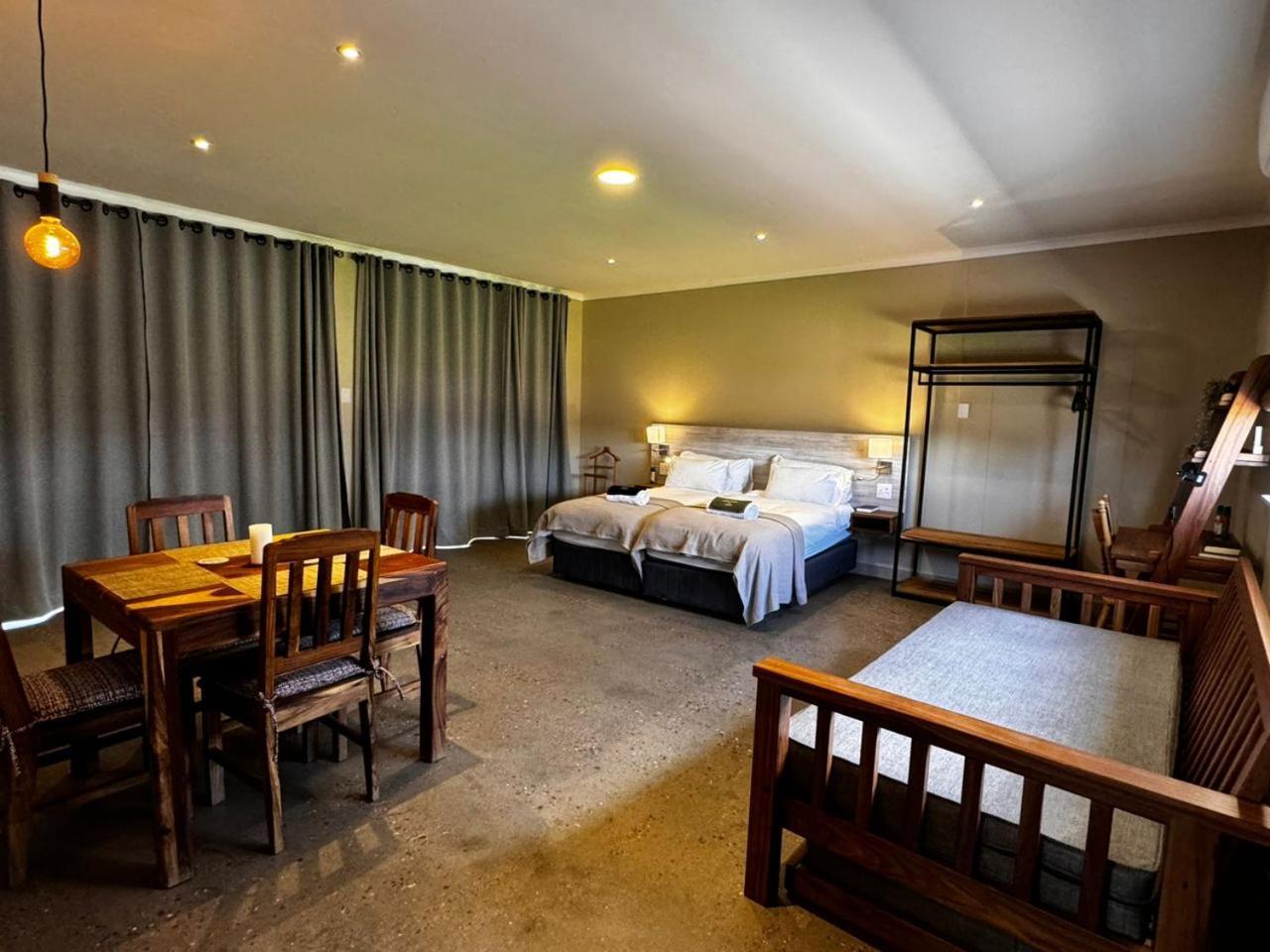 Flying Ostrich Guesthouse & Self-Catering Accommodation Mariental Dış mekan fotoğraf
