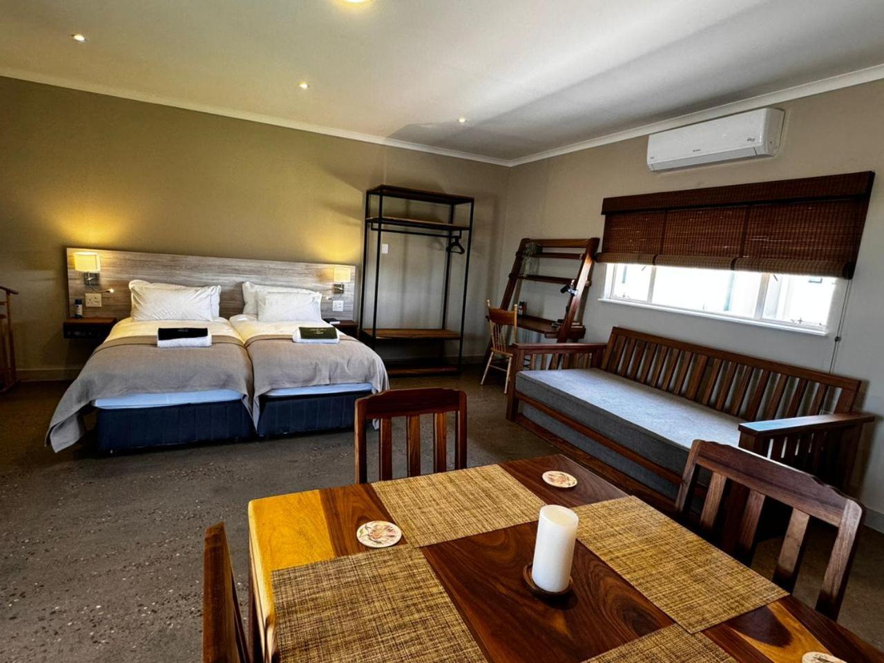 Flying Ostrich Guesthouse & Self-Catering Accommodation Mariental Dış mekan fotoğraf